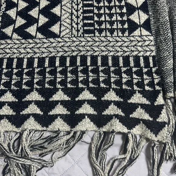 Boho Western Open-Front Tribal Pattern Fringe Sweater - Black & Cream - Picture 9 of 13